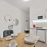 The Modern Escape Apartman *