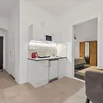 The Modern Escape Apartman *